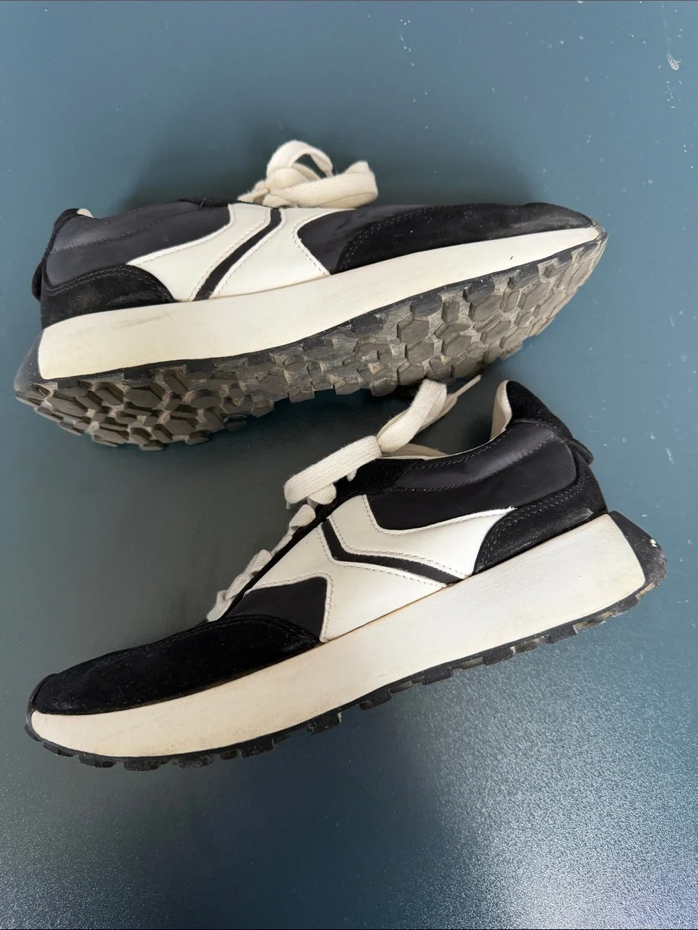 Steve Madden Black and White Women's Athletic Sneakers
